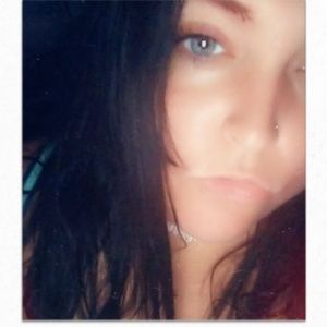 Meet your Posher, Caitlin